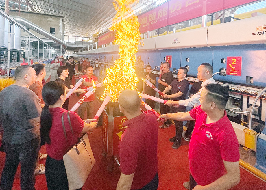 追“智”逐“綠”！力泰陶機(jī)又一高效智能仿古磚整線點(diǎn)火